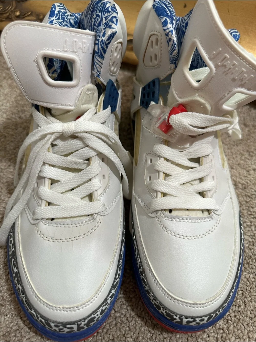 Jordan spizike white